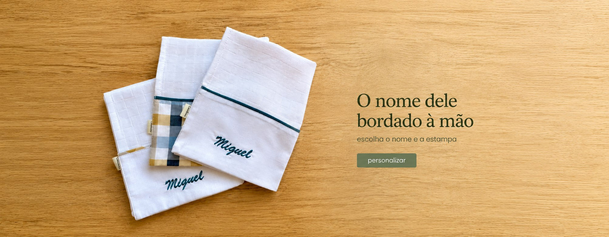 Babinhas Camaluma de algodão branco com o nome bordado à mão
