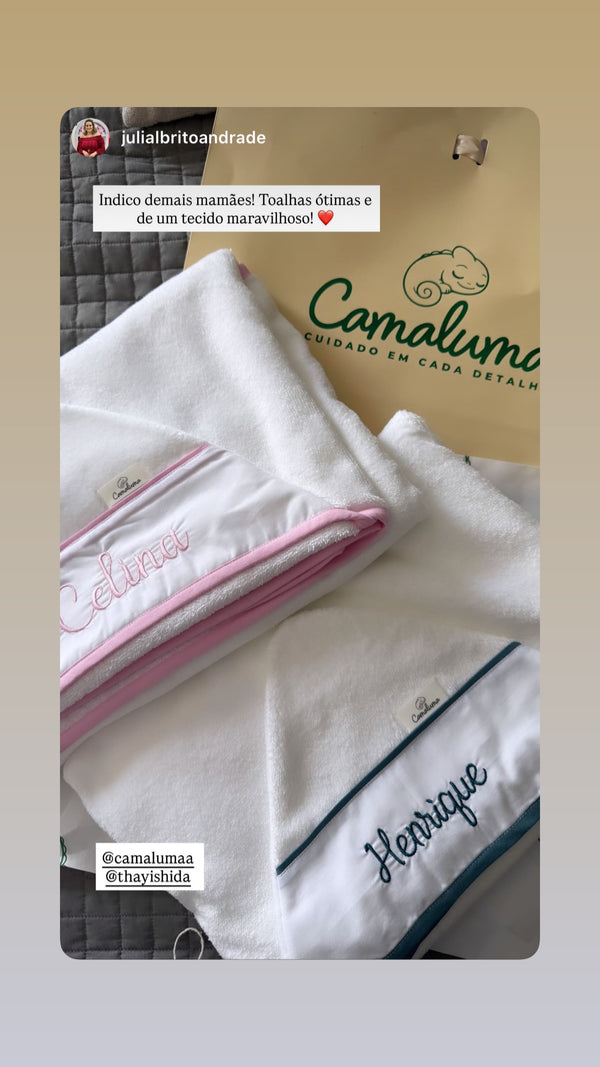 Cliente indicando as toalhas Camaluma